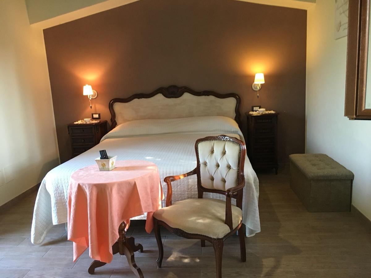 Le Ghiande Guest House สเปลโล ภายนอก รูปภาพ
